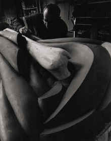 JC sculpt dino leg 02.jpg (87263 bytes)